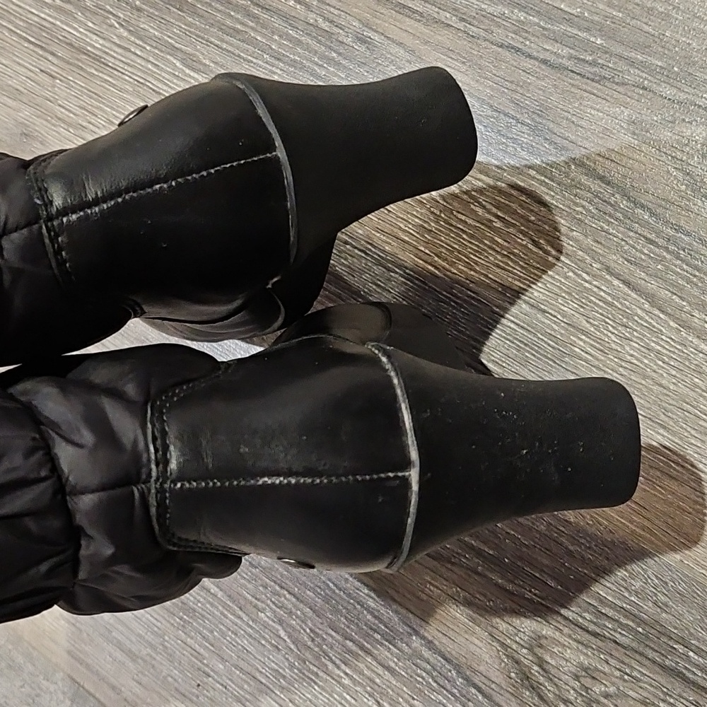Ugg Boots Size 5 - Picture 4 of 5